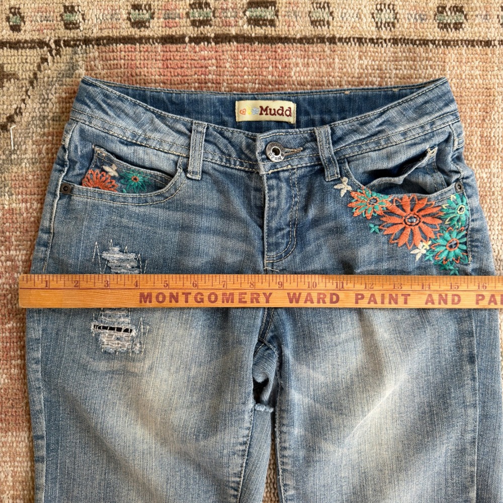 Mudd Girls Denim Bermuda Shorts Size 12 Floral Embroidered Distressed Raw Hem - Picture 9 of 9